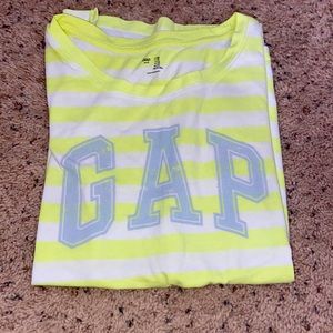 Gap t-shirt